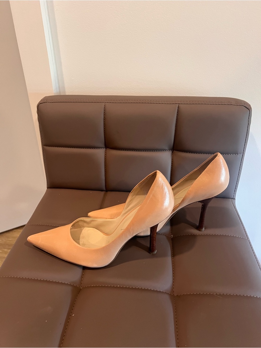 Guess Blush Nude D’Orsay Pointed Toe Heels Pumps Size 7.5 - Picture 3 of 5